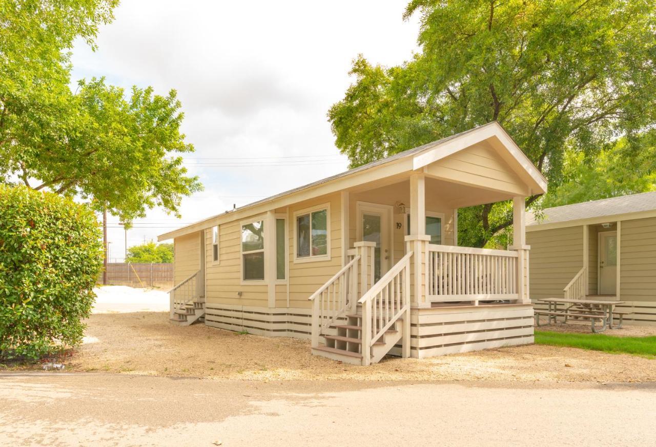 Austin Lone Star Rv Resort 외부 사진